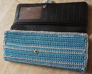 free crochet ladies wallet pattern, free crochet easy wallet pattern, free crochet clutch purse pattern, free crochet bag pattern