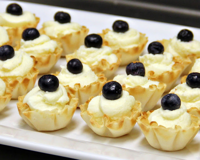 White Chocolate Mousse in Phyllo Cups ~ A quick and easy dessert. | Sweet Southern Blue