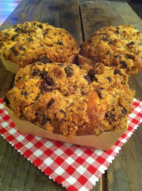 alt=moelleux poire chocolat et streusel"