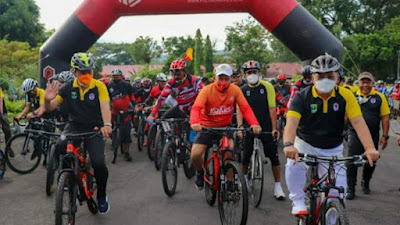 Ratusan Goweser Sumbar Meriahkan "Gowes Indonesia Bugar"