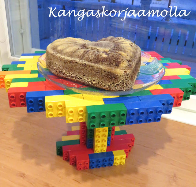 rakenna legoista lautanen