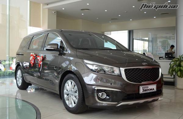 Kia Sedona 2016, Sedona 2015 máy dầu, máy xăng giá rẽ nhất TPHCM