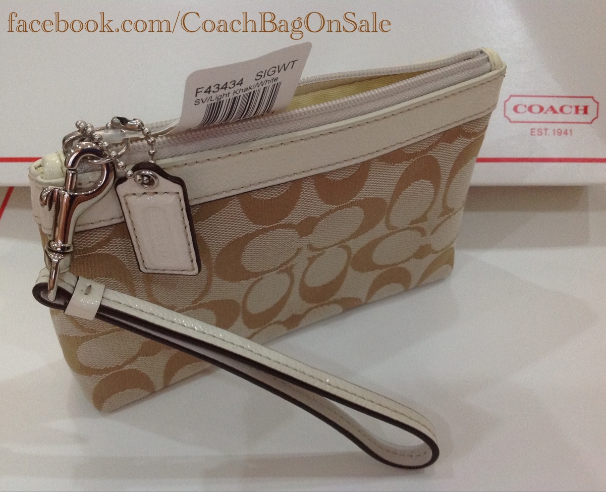 Coach F43434 SIGNATURE PLEATED WRISTLET