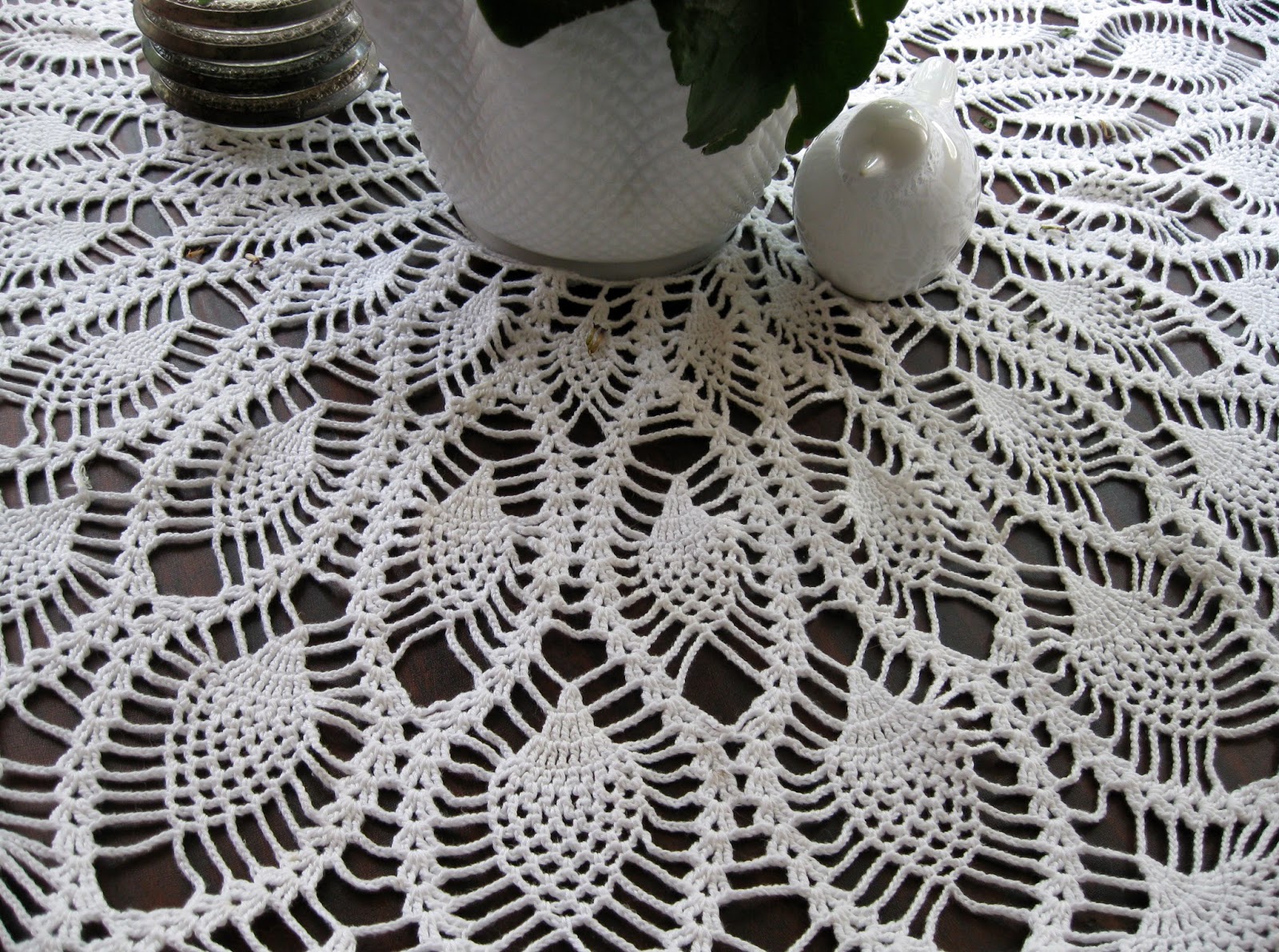 Creative Quest: Crochet Pineapple Round Tablecloth