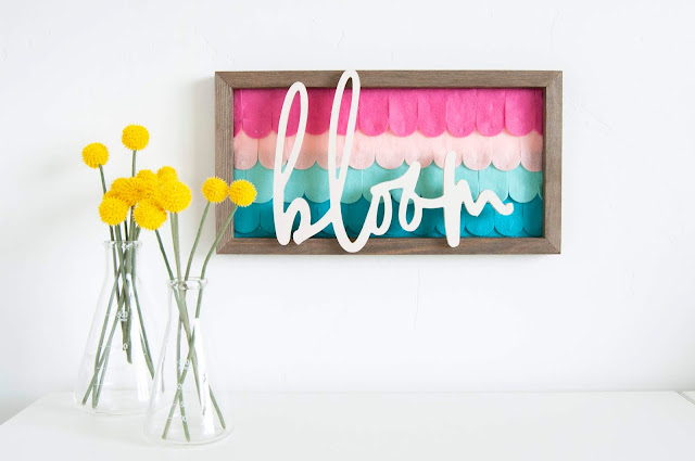 Bloom Scallop Felt Frame Tutorial by Jen Gallacher for www.jengallacher.com #springdiycraft #spring #felt #frame #mixthemedia