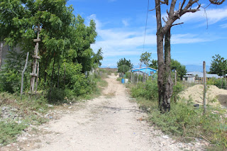 Sector El Brisal de Cabral, sin calles, aceras ni contenes