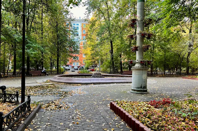 улица Строителей, дворы, фонтан