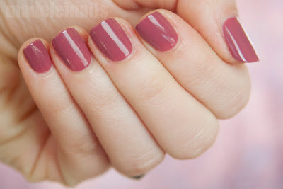 http://madeleinails.blogspot.com/2013/12/pierwszy-raz-z-softerem-numer-77.html