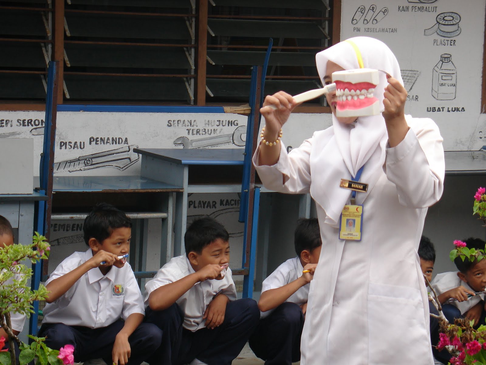 SK.WAKAF BHARU: PROGRAM UNIT PERGIGIAN KEMENTERIAN 