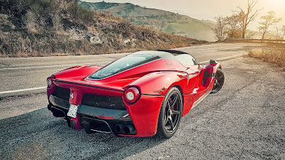 Ferrari LaFerrari Review - Carshighlight.com