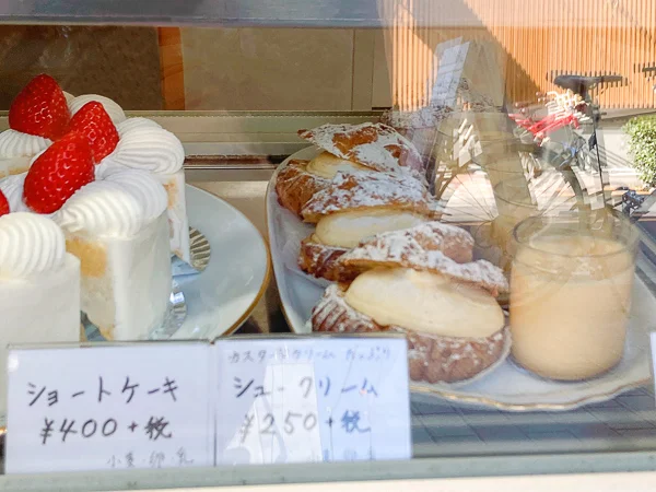 奥浅草の洋菓子店『ラ・パティスリー・ドゥ・ナツ』ショーケース