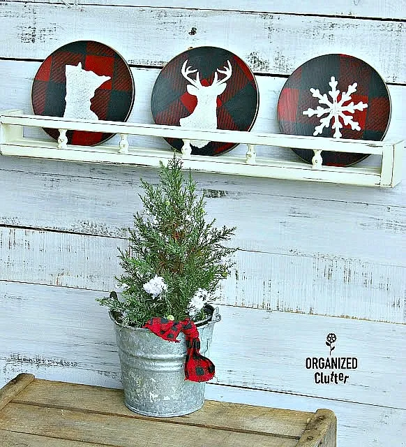 Buffalo Check Your Home and Garden Decor #stencil #oldsignstencils #buffalocheck #buffaloplaid #upcycle #repurpose #Christmas #junkgarden #signs