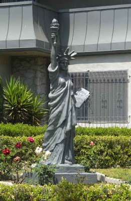 Statue of Liberty - Beverly Hills