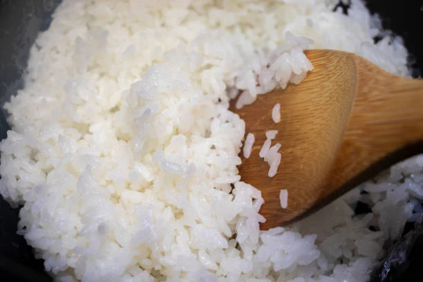 Rice, which can be called the favorite food of most people, there will be very few people who will show dislike for rice. Thus, if you look at rice, the amount of fat is less, but carbohydrates are found more in it.