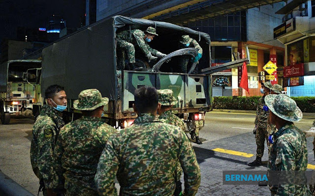 TERKINI!!! ATM fokus bantu PDRM kuatkuasa pematuhan SOP PKPB. Angkatan Tentera Malaysia (ATM) masih terus memberi fokus membantu Polis Diraja Malaysia (PDRM) melaksanakan penguatkuasaan pematuhan terhadap prosedur operasi standard (SOP) ditetapkan sepanjang pelaksanaan Perintah Kawalan Pergerakan Bersyarat (PKPB).