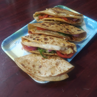 ट्रेंडिंग रोटी पिज्जा रैप रेसिपी।Trending Roti Pizza Warp Recipe।Trending warp Idea।