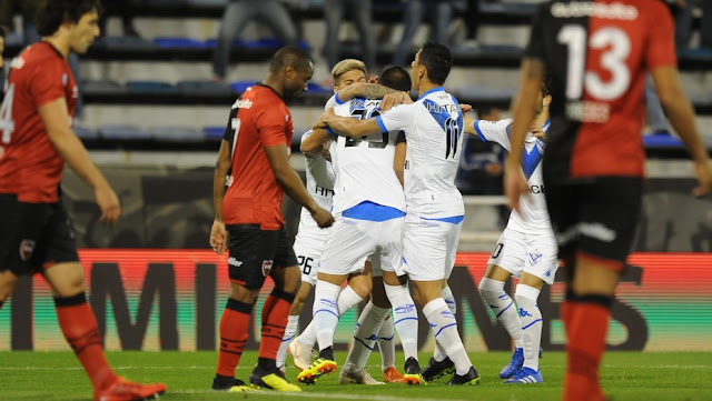 Vélez le gana a Newell's en el inicio de la Superliga