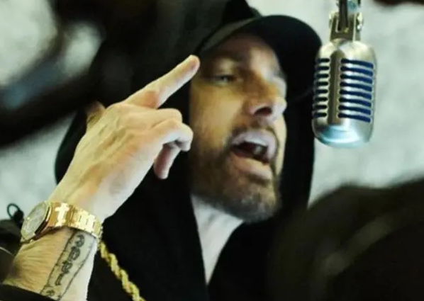 Lirik Eminem's Unaccommodating