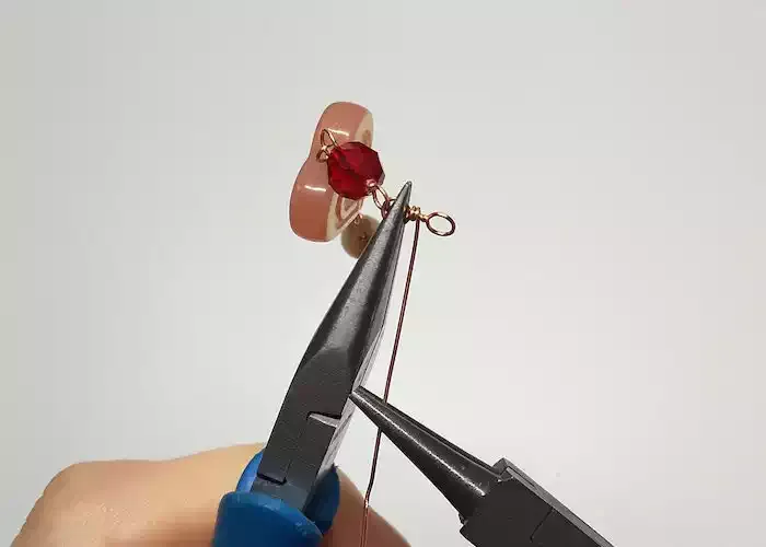 飾りビーズのないメガネ留め step4