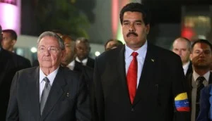 Comunistas Raul Castro e Nicolás Maduro