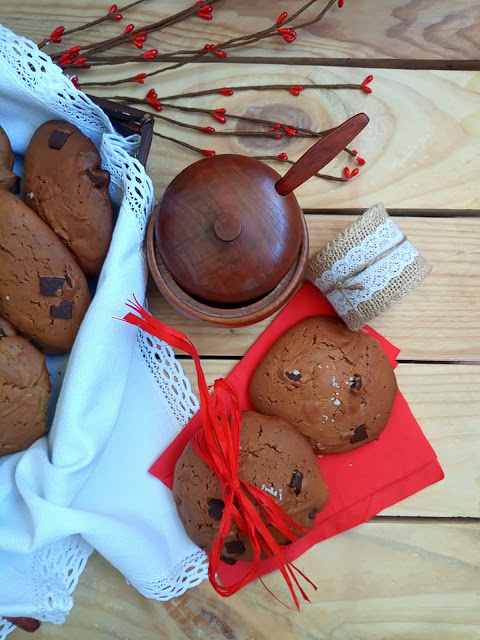 Galletas de aceite de oliva virgen extra (AOVE) con chips de chocolate. Cookies, desayuno, merienda, postre, healthy, saludable, fit, hecho en casa. Sencillo, rápido, rico, horno, Cuca