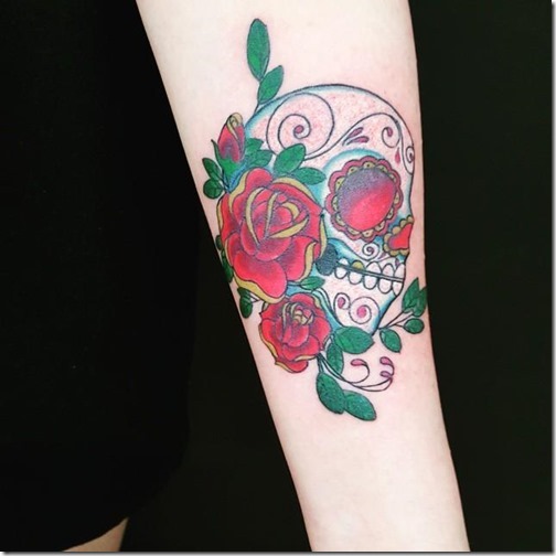 bien_femenina_con_las_rosas_vibrantes