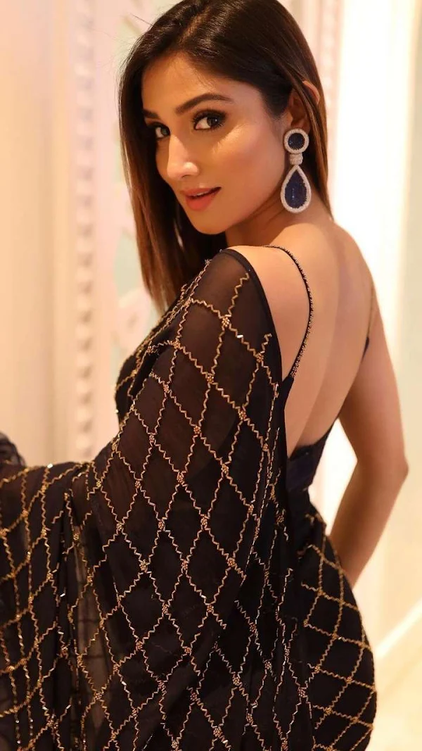 donal bisht backless black saree hot actress