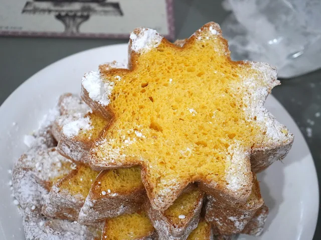 Panettone_Pandoro_Italian_Bread_Singapore
