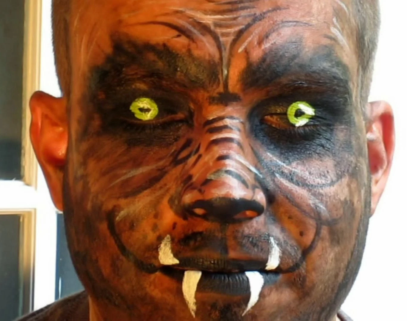 EasyMeWorld Halloween Zombie Face Paint Tutorial