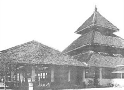  Ciri  Khas  Masjid  Agung Demak  sebagai Peninggalan Masjid  