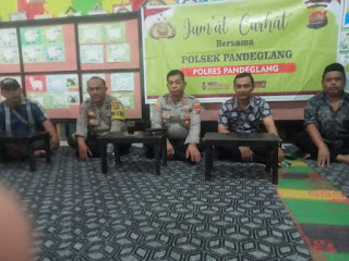 Jum'at Curhat Bersama Polsek Pandeglang Polres Pandeglang Dalam Rangka Menuju Polri Yang presisi