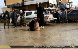  Νέες δημόσιες εκτελέσεις για παραδειγματισμό,Στις 19/10/2014 τα μέλη του Ισλαμικού Κράτους (daash ή ΙSIS) αποκεφάλισαν ακόμη τρεις άνδρες σ...