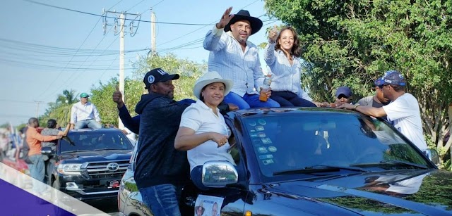 Santiago Riverón cierra su campaña con multitudinaria marcha-caravana   