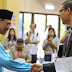 PRK Port Dickson: Saiful Bukhari ‘bersalaman’ dengan Anwar