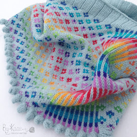 #Bykaae_Bifrost cowl using magic yarn ball in rainbow colours, pattern from Charlotte Kaae, www.bykaae.dk