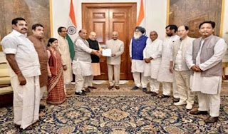 nda-delegation-handed-over-the-letter-to-kovind-in-support-of-modi