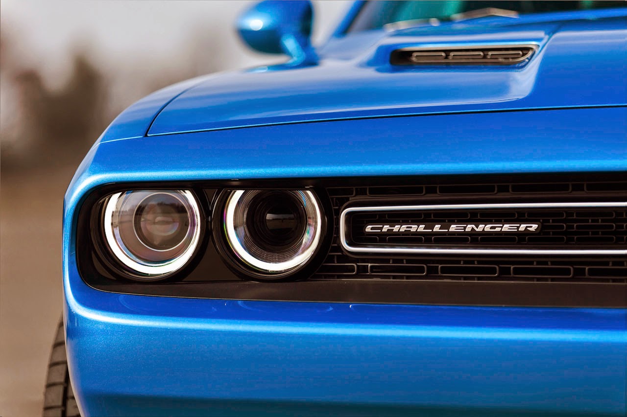 2015 Dodge Challenger SXT Photos