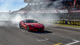 Fondos de Pantalla de Ferrari F12 TdF
