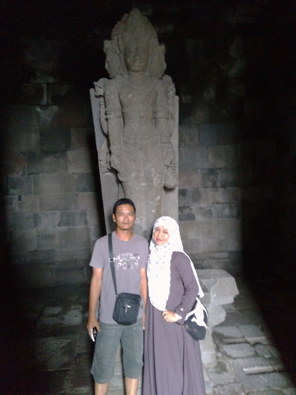 WISATA MUSLIM KE CANDI BOROBUDUR DAN CANDI PRAMBANAN 