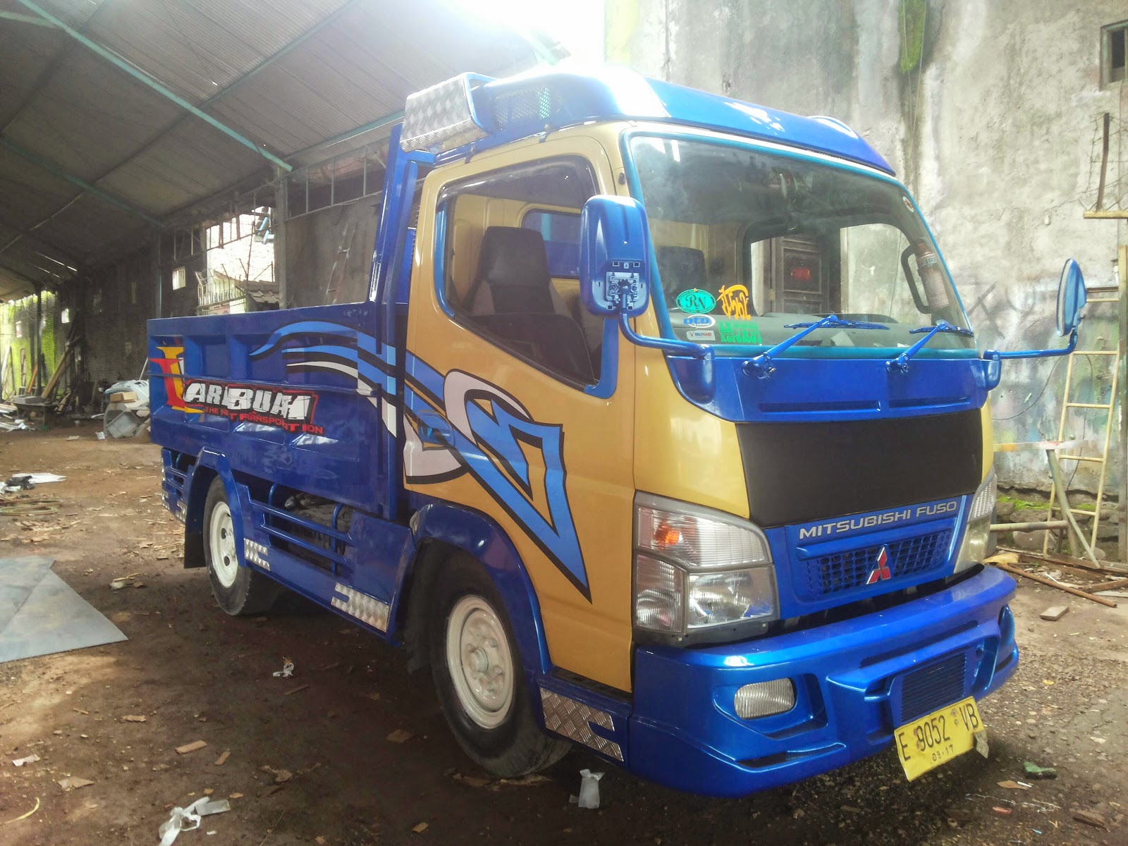 Nasikin Variasi Bak Truk Sari Buah Engkel