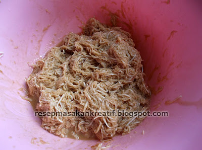 Ingin menciptakan makanan ringan bagus kukus tradisional dari olahan singkong  Resep Sawut Singkong Gula Merah | Olahan Singkong Parut Kukus Enak Mudah