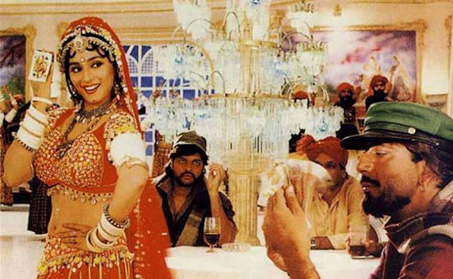 Choli Ke Peeche Kya Hai, Madhuri Dixit in Khalnayak