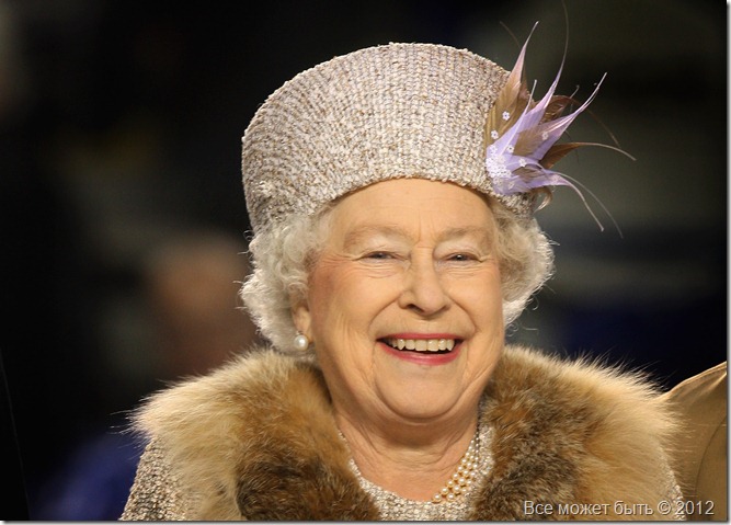 83393230CJ048_THE_QUEEN_AND