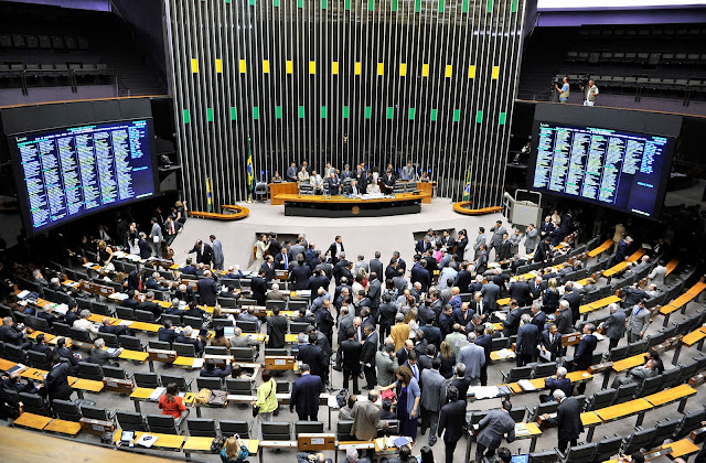 Senado aprova a PEC do Teto dos Gastos | Amazonline Notícias.