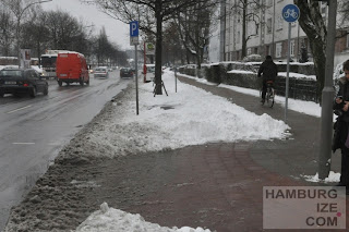 Fake-Winterdienst: "Geräumter Radweg" Barmbeker Straße