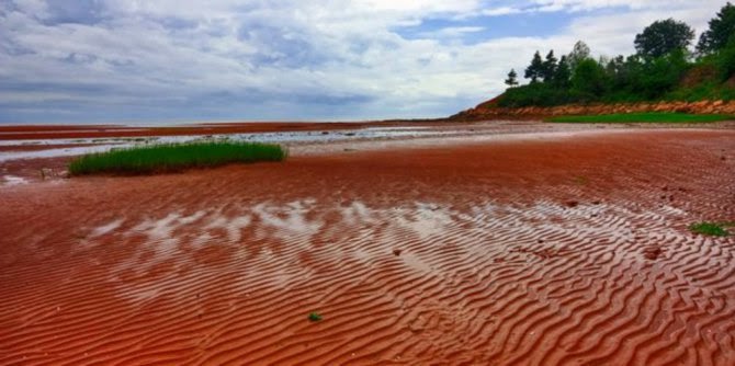 Pantai merah