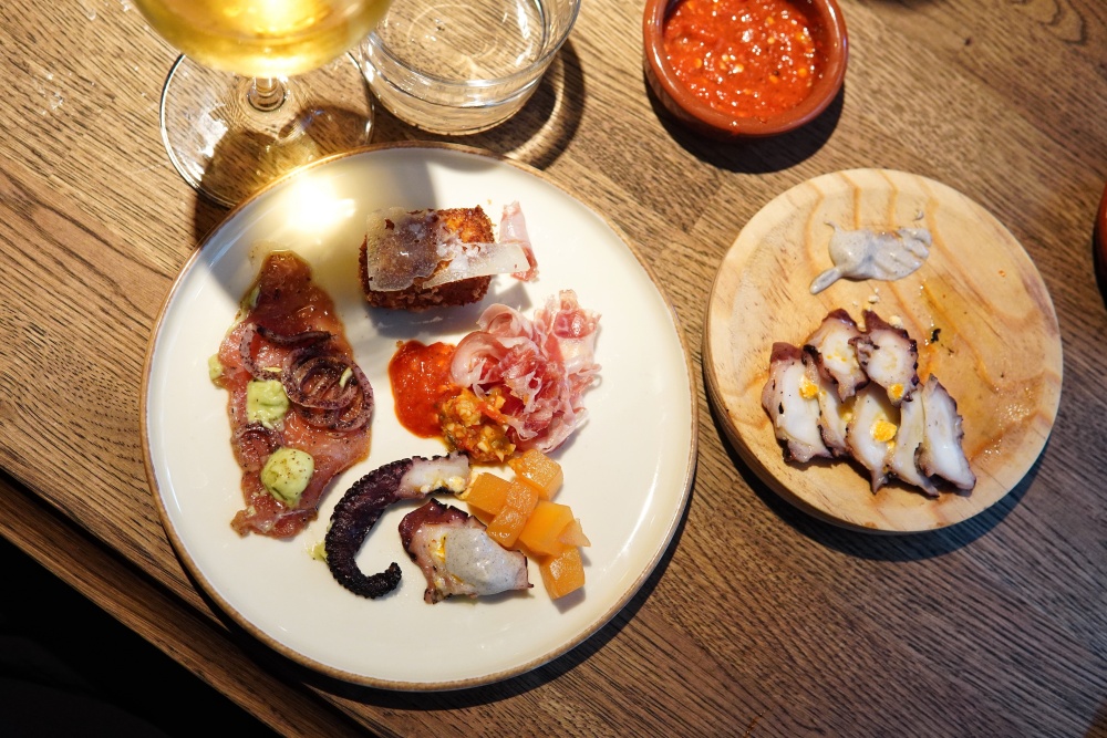 Filippiiniläis-espanjalainen ravintola Pobre Helsinki