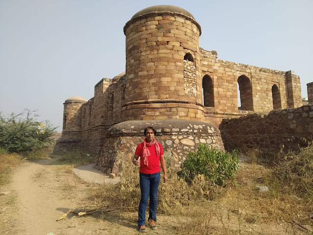 https://gowithharry.com/sultan-ghari-tomb-history-walk-reach-time/