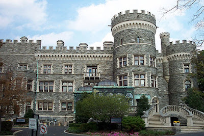 Arcadia University Grey Towers Castle 2 - 7 Gedung Sekolah Berbentuk Unik di Dunia