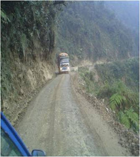 carretera peligro caida